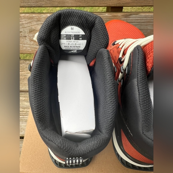 Altra Men's Dark Clay and Black Athletic Shoes - Picture 6 of 6